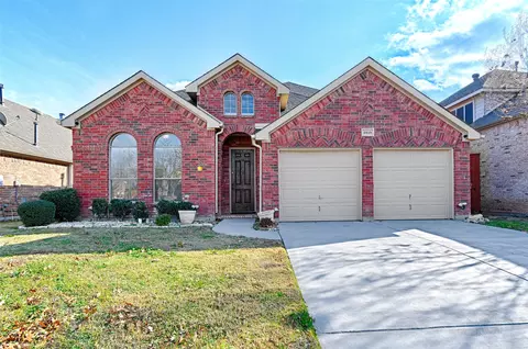 2619 Cove Dr, Grand Prairie, TX 75054