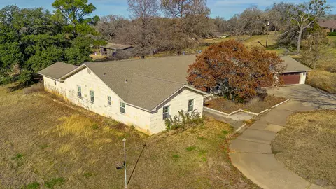 310 Oakhill Dr, Keene, TX 76059