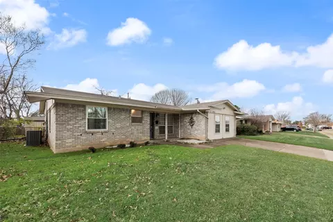 2414 Sparling Way Dr, Carrollton, TX 75006