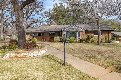 6001 Jacqueline Rd, Fort Worth, TX 76112