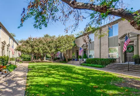 7526 W Northwest Hwy #2, Dallas, TX 75225