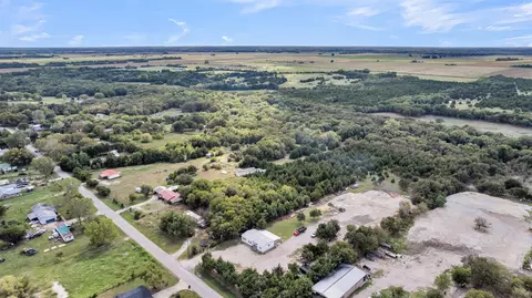 124 Summerall Ln, Red Oak, TX 75154