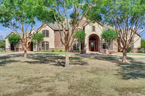 1824 Greenway Crossing Dr, Haslet, TX 76052