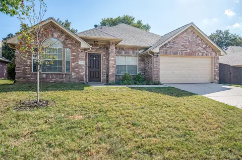 2606 Whetstone Dr, Corinth, TX 76210