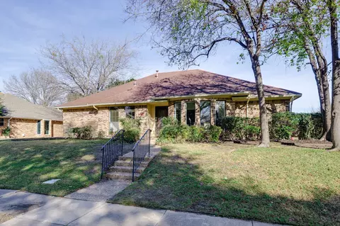 2109 Nob Hl, Carrollton, TX 75006