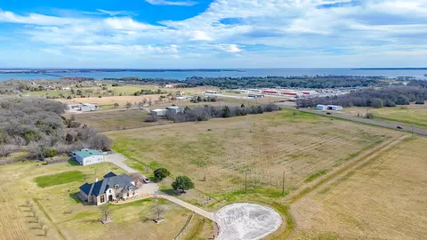 285 Cowboy Way, Corsicana, TX 75109