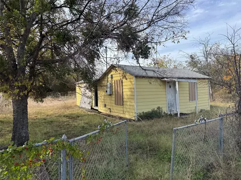 207 Stone St, Granbury, TX 76048