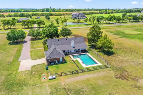 257 Cypress Point Dr, Gunter, TX 75058