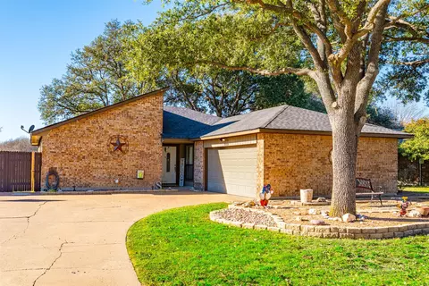 10159 Powder Horn Rd, Fort Worth, TX 76108
