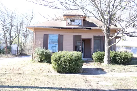 417 N Scullin Ave, Denison, TX 75020