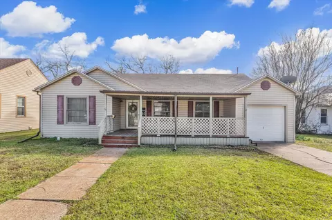 704 E Mclennan Ave, Mart, TX 76664