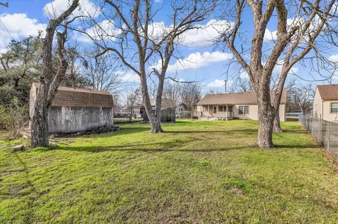 Exterior - 704 E Mclennan Ave, Mart, TX 76664 photo 7 of 7