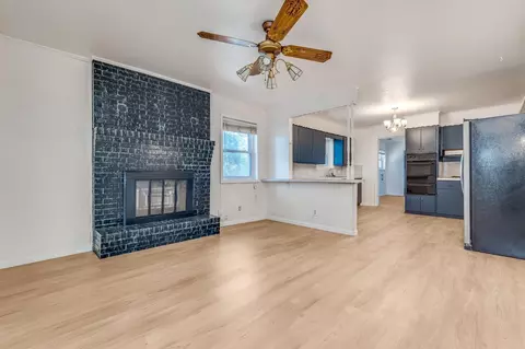 921 Evans St, Bonham, TX 75418