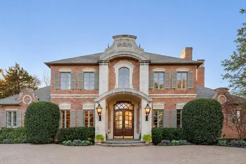 3004 W Shadow Dr, Arlington, TX 76006
