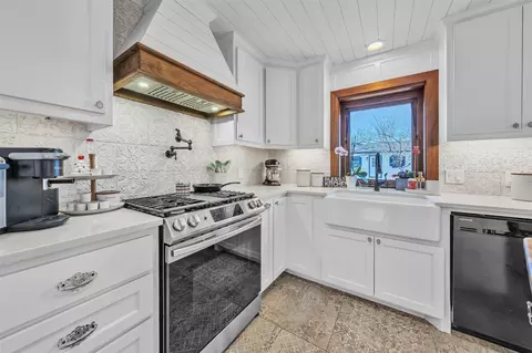 209 Mccurdy St, Crowley, TX 76036