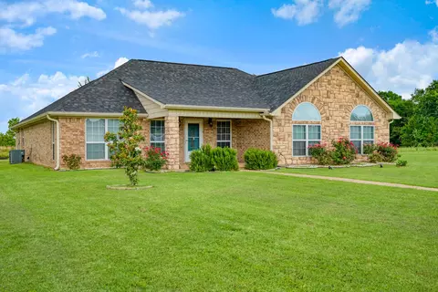 1000 Morgan, Blossom, TX 75416