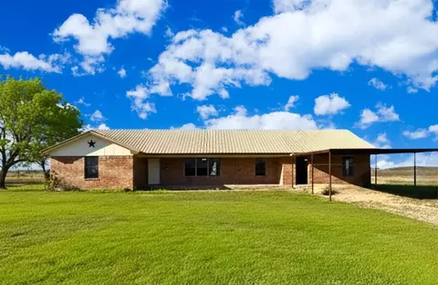 417 Lcr 318, Mart, TX 76664