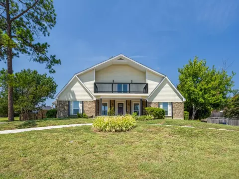 2226 Meadowview Dr, Garland, TX 75043