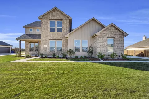 303 Crystal Lake Ln, Red Oak, TX 75154