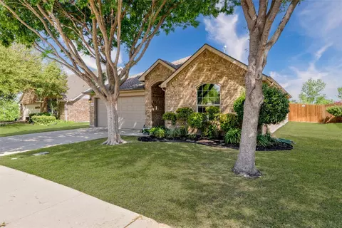 975 Crockett Dr, Lavon, TX 75166