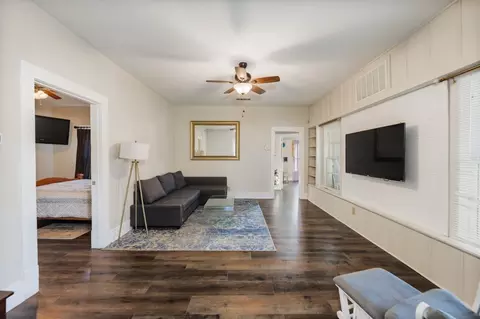 517 W Lamar St, Alvord, TX 76225