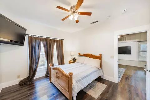 517 W Lamar St, Alvord, TX 76225