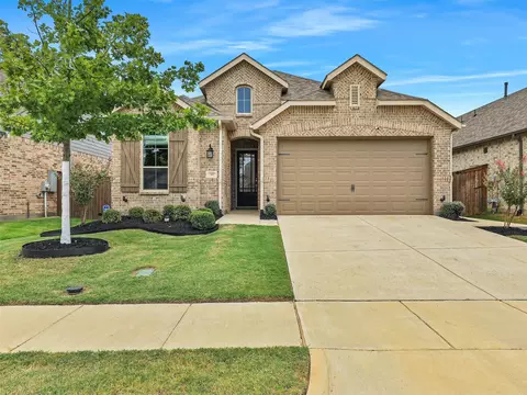 1909 Dappled Grey Ave, Aubrey, TX 76227