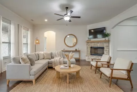 200 Hawks Ridge Trl, Burleson, TX 76028