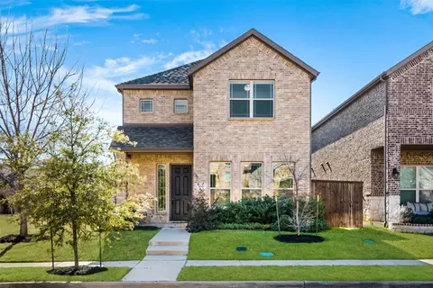 166 Mccartt Dr, Lewisville, TX 75067
