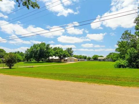 1717 Pipeline Rd, Cleburne, TX 76033