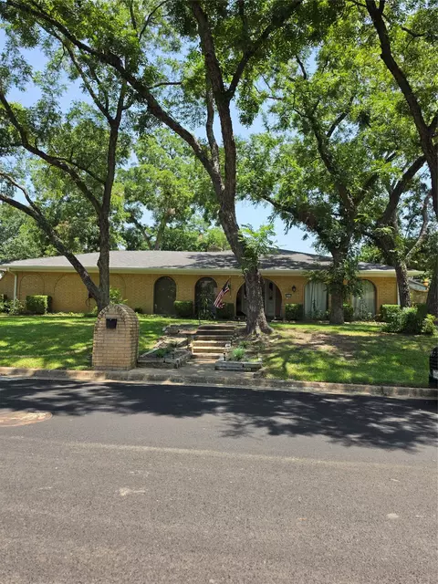 2517 Nantucket Dr, Sherman, TX 75092