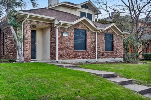1606 Kingspoint Dr, Carrollton, TX 75007