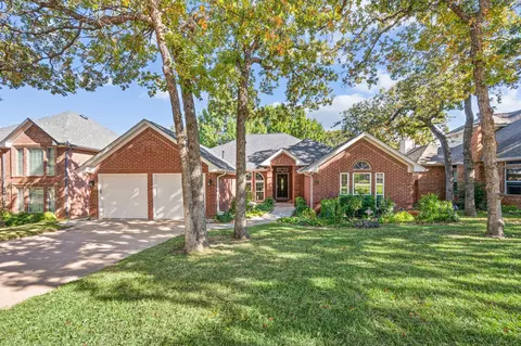 2829 Timber Hill Dr, Grapevine, TX 76051
