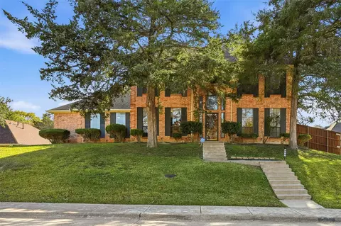 608 Ten Mile Dr, Desoto, TX 75115