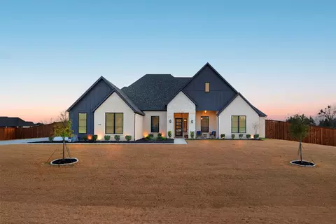 4014 Nola Dr, Midlothian, TX 76065