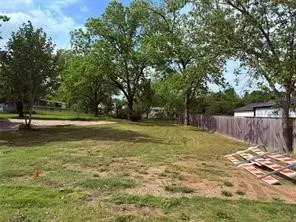 721 E Bullock St, Denison, TX 75021