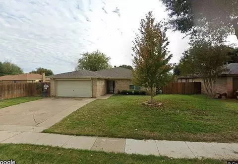 509 Royal Valley Rd, Grand Prairie, TX 75052