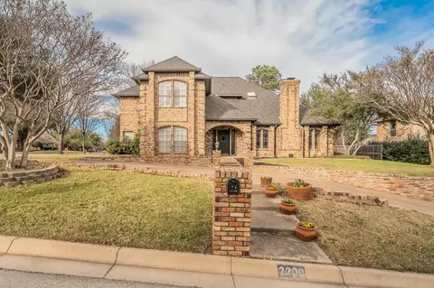 2200 Woodstock Dr, Colleyville, TX 76034
