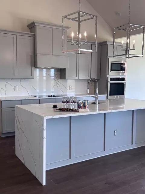 6460 Dalyn Dr, Midlothian, TX 76065