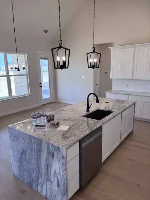 6451 Dalyn Dr, Midlothian, TX 76065
