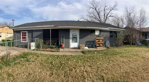 4321 Greenbriar Dr, Bellmead, TX 76705