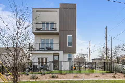 500 W Sanford St, Arlington, TX 76011