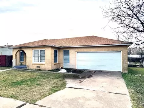 1417 Reynolds St, Goldthwaite, TX 76844