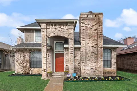 1135 Southpointe Dr, Desoto, TX 75115