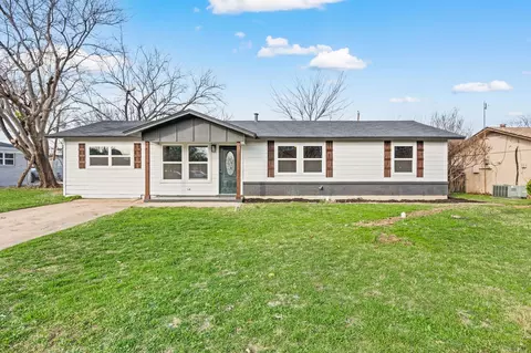 5221 Mack Rd, Haltom City, TX 76117
