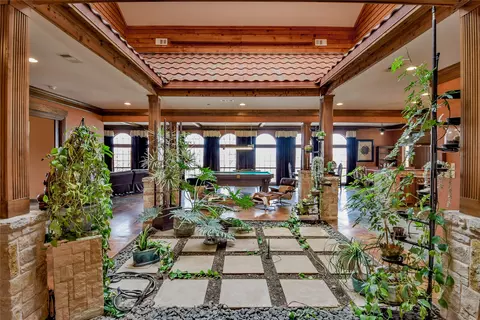 1501 S Chisholm Trl, Granbury, TX 76048