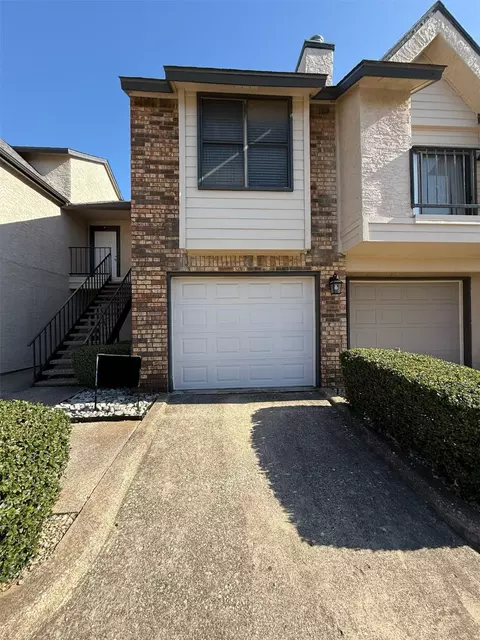 823 W Harwood Rd E, Hurst, TX 76054