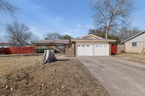 1102 Crisp Dr, Irving, TX 75061