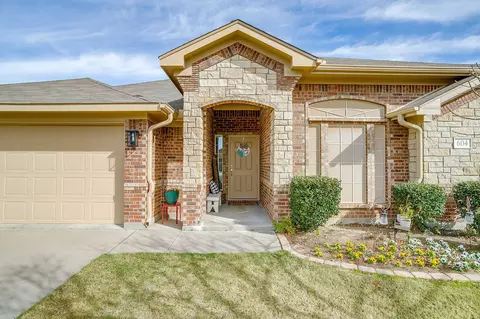 604 Marybeth Dr, Burleson, TX 76028