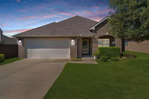 2756 Cresent Lake Dr, Little Elm, TX 75068